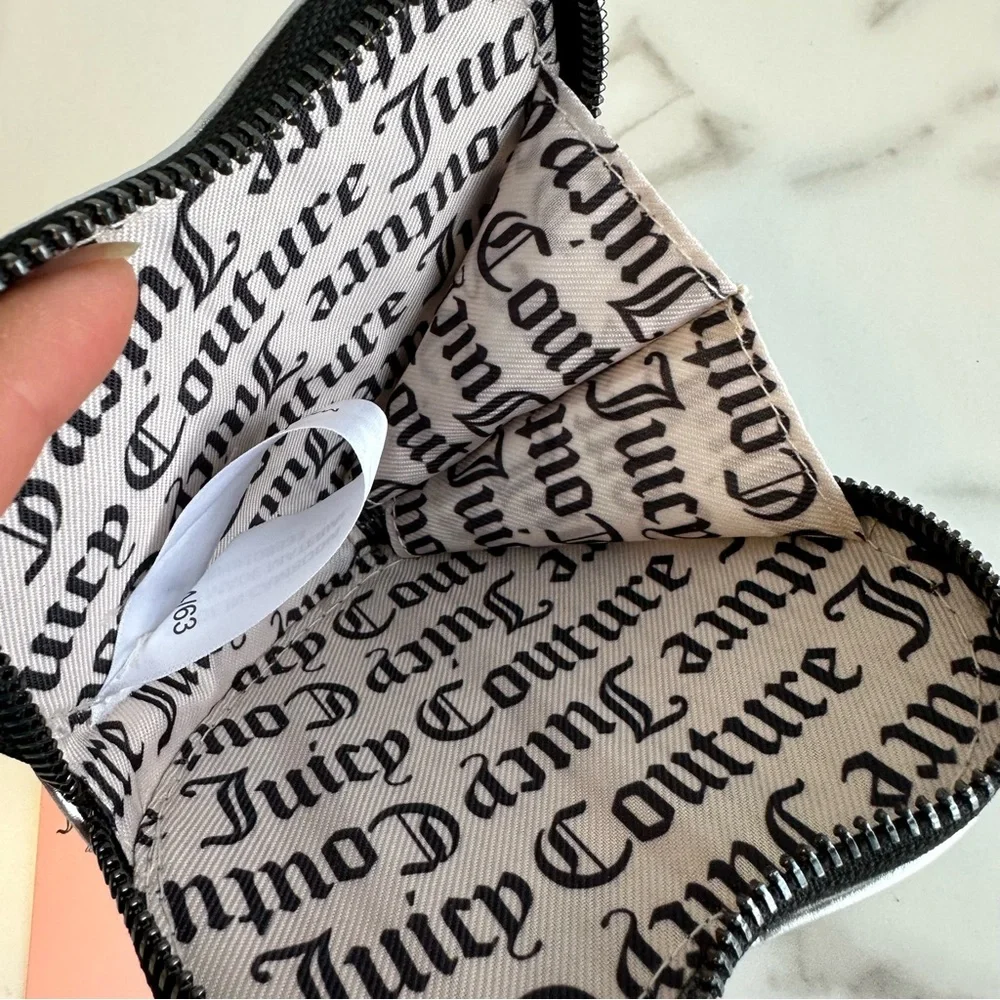 NWT Juicy Couture Black String of Pearls Heart Zip‎ Around Wristlet Coin Purse